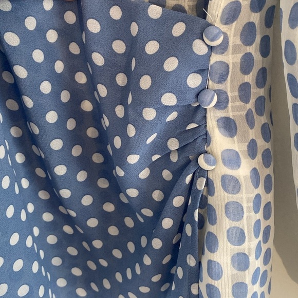 Moon River White and Blue Polka Dot V Neck Blouse Wms Size Small Anthropologie - Picture 2 of 9